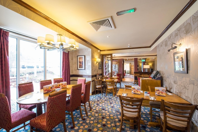 Imagen del bar/restaurante del Hotel Premier Inn Stourbridge Town Centre. Foto 2