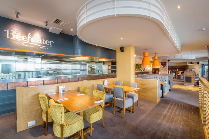 Imagen del bar/restaurante del Hotel Premier Inn Swansea Waterfront. Foto 8