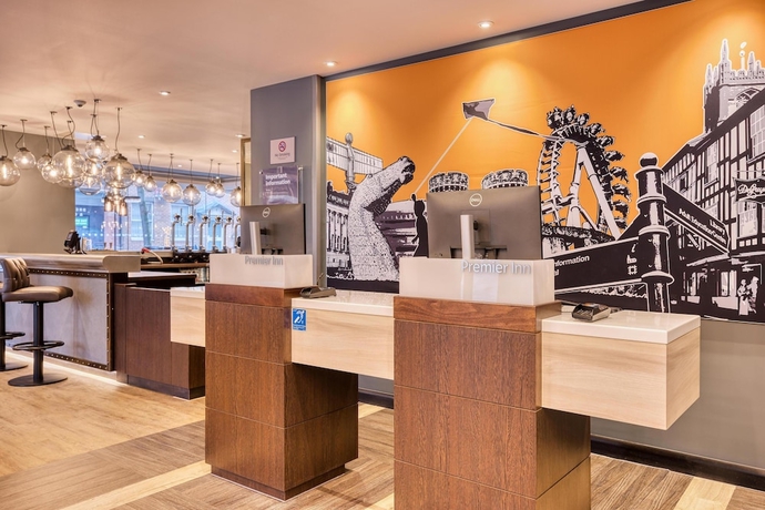 Imagen de los interiores del Hotel Premier Inn Swindon Town Centre. Foto 16