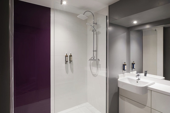 Imagen de la habitación del Hotel Premier Inn Torquay Harbour. Foto 10