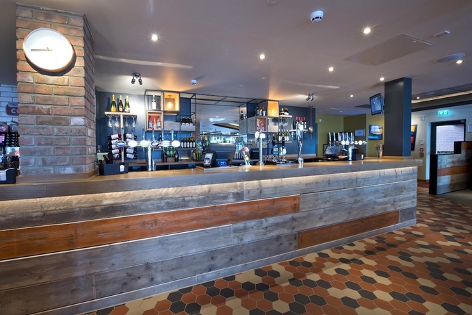 Imagen del bar/restaurante del Hotel Premier Inn Whitley Bay. Foto 2