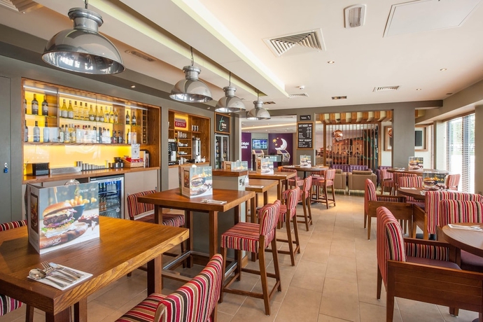 Imagen del bar/restaurante del Hotel Premier Inn Wigan Town Centre. Foto 2