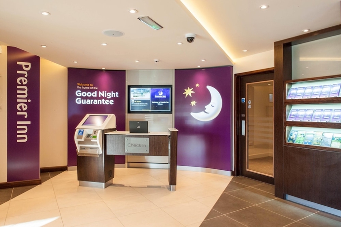 Imagen de los interiores del Hotel Premier Inn Witney. Foto 16