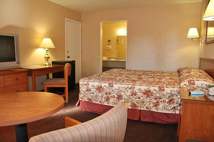Imagen de la habitación del Hotel Premier Inns Metro Center. Foto 20