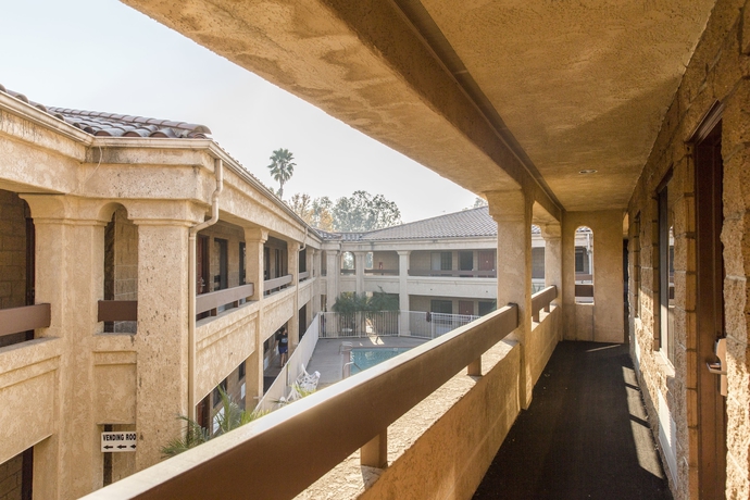 Imagen de los exteriores del Hotel Premier Inns Thousand Oaks. Foto 12