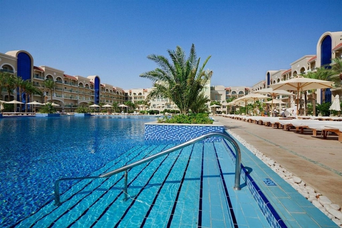 Imagen de la piscina del Hotel Premier Le Reve and Spa Sahl Hashesh -adults Only. Foto 21