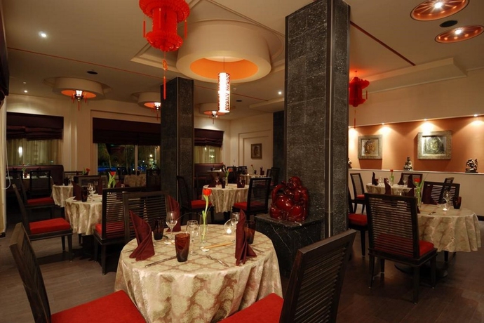 Imagen del bar/restaurante del Hotel Premier Le Reve and Spa Sahl Hashesh -adults Only. Foto 13