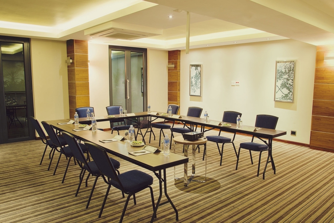 Imagen de los interiores del Hotel Premier Midrand. Foto 6