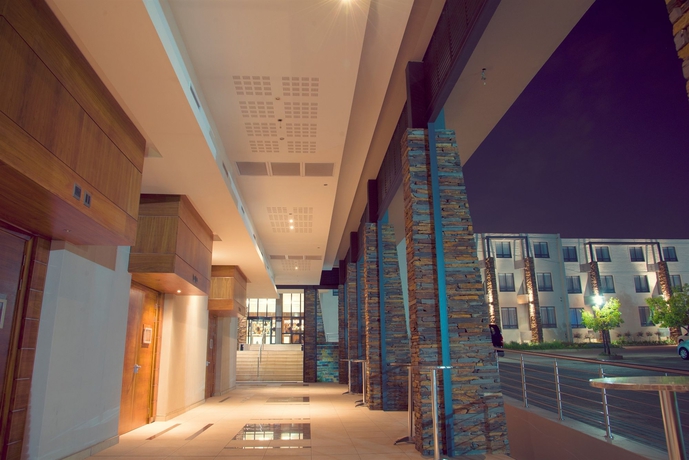 Imagen de los interiores del Hotel Premier Midrand. Foto 7