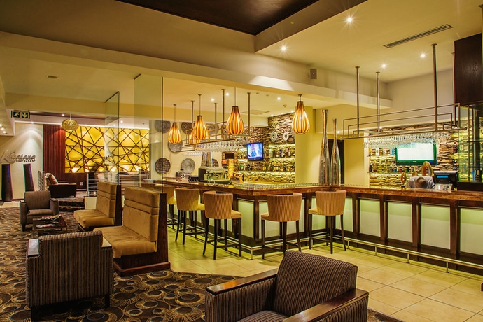 Imagen del bar/restaurante del Hotel Premier Or Tambo. Foto 3