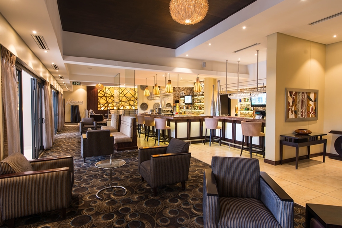 Imagen del bar/restaurante del Hotel Premier Or Tambo. Foto 5