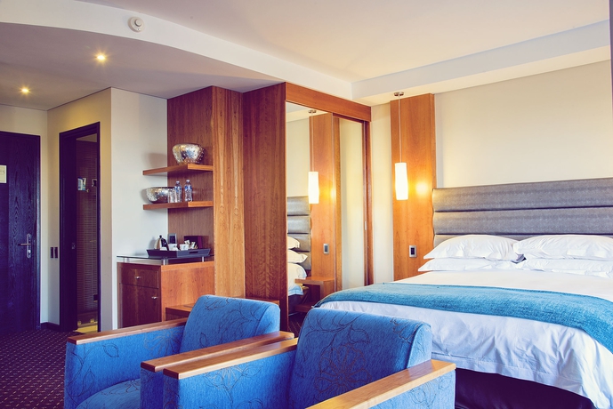 Imagen de la habitación del Hotel Premier Or Tambo. Foto 14