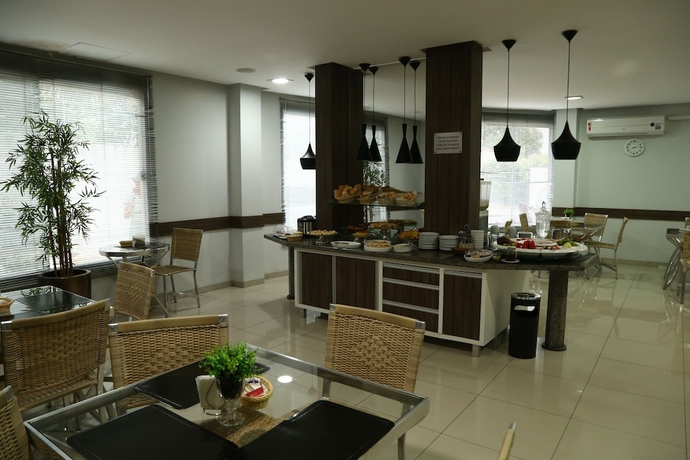 Imagen del bar/restaurante del Hotel Premier Pallace. Foto 2