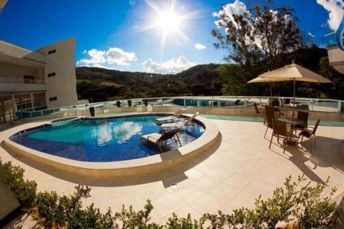 Imagen de la piscina del Hotel Premier Parc. Foto 18