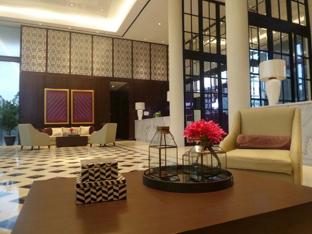 Imagen de la piscina del Hotel Premier Place Surabaya Airport. Foto 9