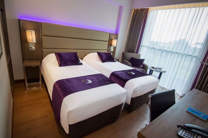 Imagen de los interiores del Hotel Premier Place Surabaya Airport. Foto 7