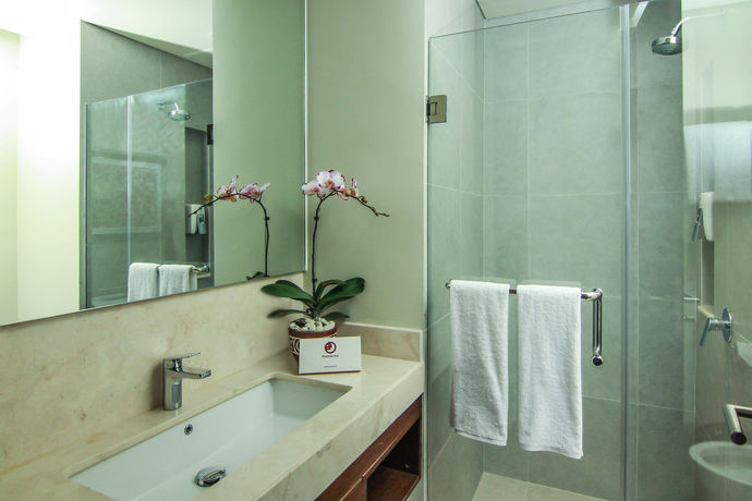 Imagen de la habitación del Hotel Premier Place Surabaya Airport. Foto 6