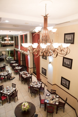 Imagen del bar/restaurante del Hotel Premier Pretoria. Foto 2