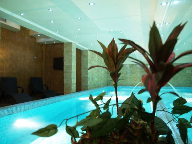 Imagen de la piscina del Hotel Premier Prezident Garni Hotel and Spa. Foto 18