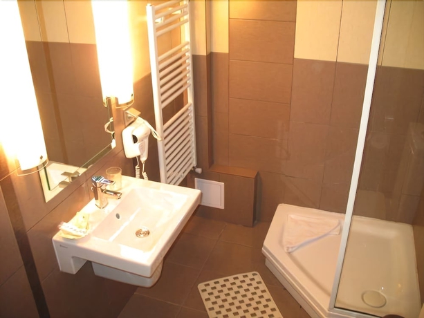Imagen de la habitación del Hotel Premier, Sibiu. Foto 10