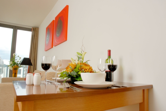 Imagen de la habitación del Hotel Premier Suites Dublin Sandyford. Foto 10