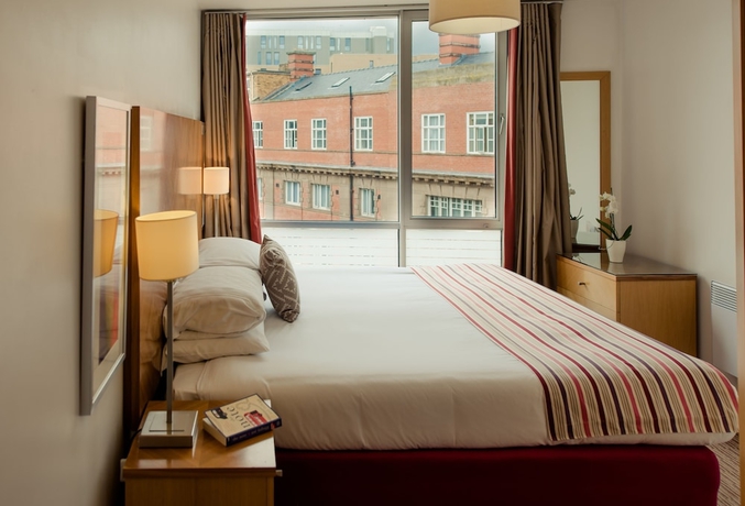 Imagen de la habitación del Hotel Premier Suites Liverpool. Foto 5