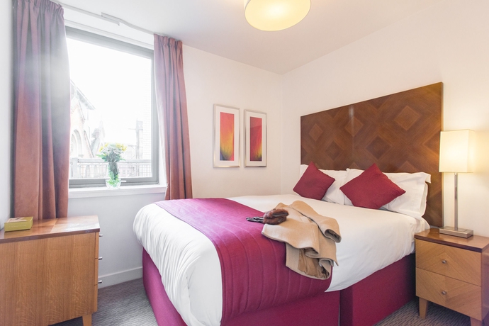 Imagen de la habitación del Hotel Premier Suites Manchester. Foto 3