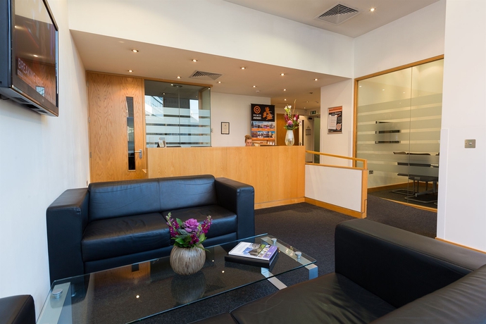 Imagen de los interiores del Hotel Premier Suites Manchester. Foto 16
