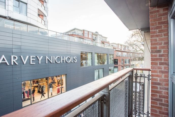 Imagen general del Hotel Premier Suites Plus Bristol Cabot Circus. Foto 4