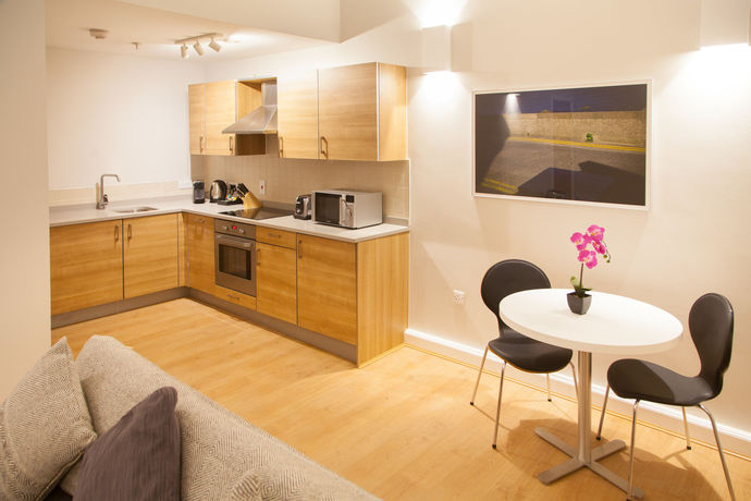 Imagen de los interiores del Hotel Premier Suites Plus Glasgow. Foto 13