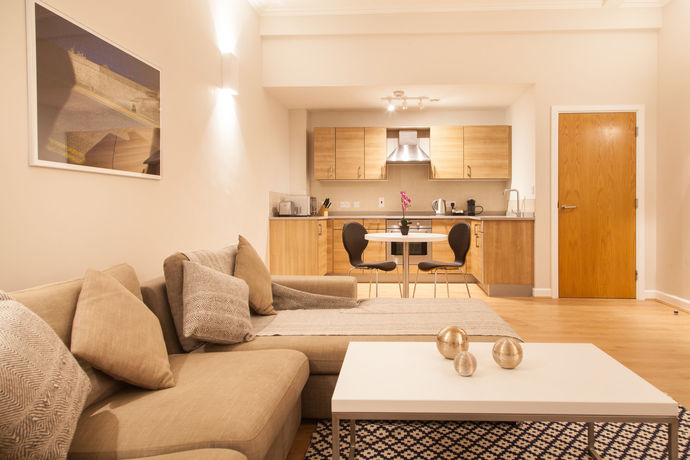 Imagen de los interiores del Hotel Premier Suites Plus Glasgow. Foto 14