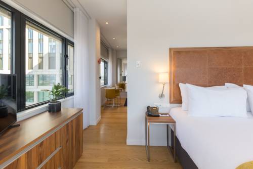 Imagen de la habitación del Hotel Premier Suites Plus Rotterdam. Foto 4