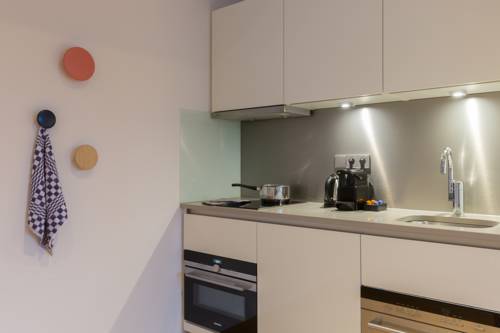 Imagen de la habitación del Hotel Premier Suites Plus Rotterdam. Foto 7