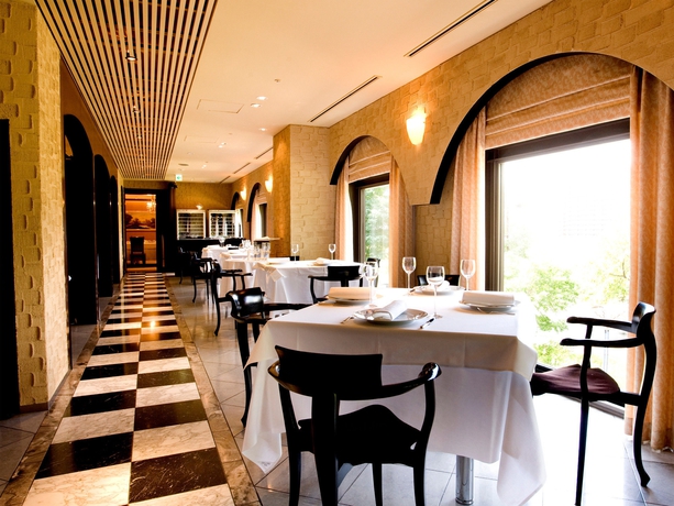 Imagen del bar/restaurante del Hotel Premier Tsubaki Sapporo. Foto 2