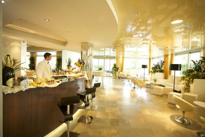 Imagen de los interiores del Hotel Premier and Suites. Foto 14