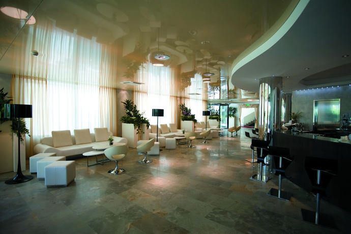 Imagen de los interiores del Hotel Premier and Suites. Foto 15