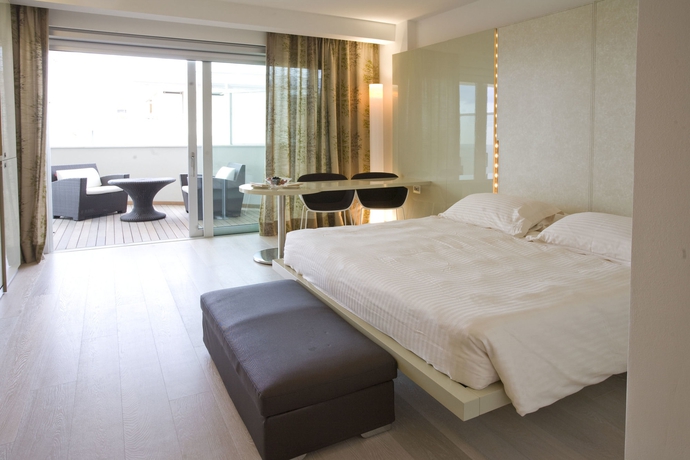 Imagen de la habitación del Hotel Premier and Suites. Foto 9