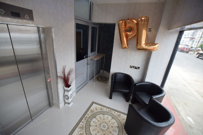 Imagen de los interiores del Hotel PremierLux Serviced Apartments. Foto 16