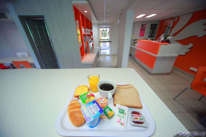 Imagen del bar/restaurante del Hotel Premiere Classe Ales. Foto 14