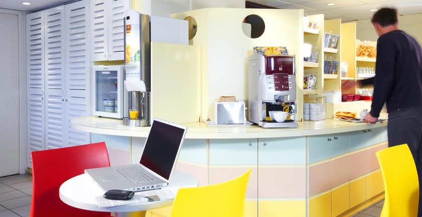 Imagen del bar/restaurante del Hotel Premiere Classe Bethune - Fouquières Les Béthune. Foto 10