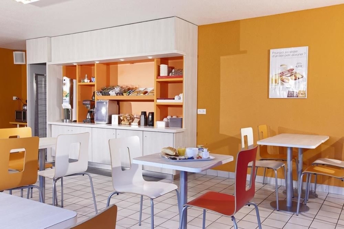 Imagen del bar/restaurante del Hotel Premiere Classe Cherbourg - Tourlaville. Foto 6