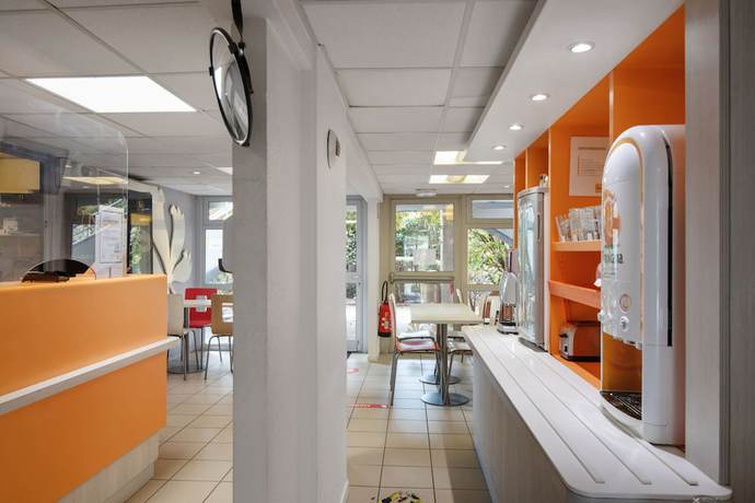 Imagen de los interiores del Hotel Premiere Classe Lyon Est - Bron Eurexpo. Foto 17