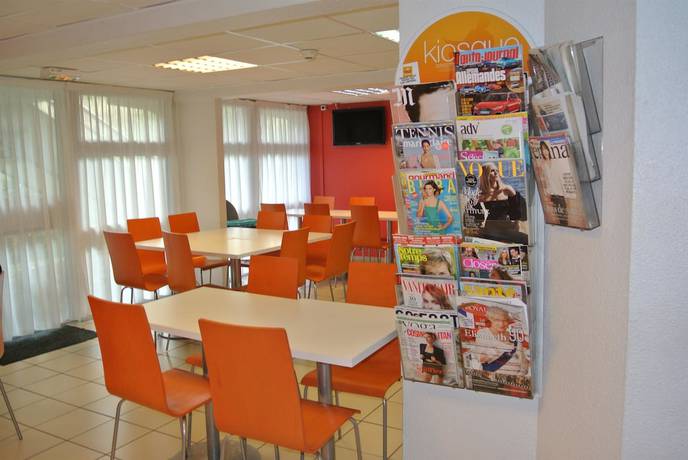 Imagen del bar/restaurante del Hotel Premiere Classe Lyon Sud - Chasse Sur Rh&ocirc;ne Vienne. Foto 6