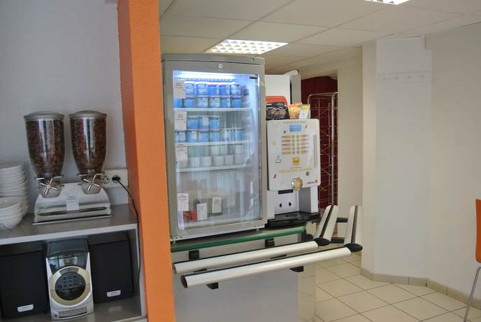 Imagen del bar/restaurante del Hotel Premiere Classe Lyon Sud - Chasse Sur Rh&ocirc;ne Vienne. Foto 8