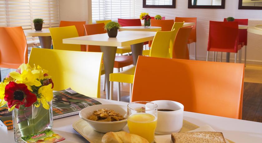 Imagen del bar/restaurante del Hotel Premiere Classe Marne La Vallee Bussy Saint George. Foto 2