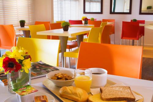 Imagen del bar/restaurante del Hotel Premiere Classe Marne La Vallee - Torcy. Foto 4