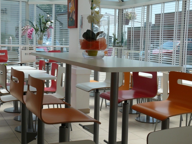 Imagen del bar/restaurante del Hotel Premiere Classe Roissy Saint Witz. Foto 6