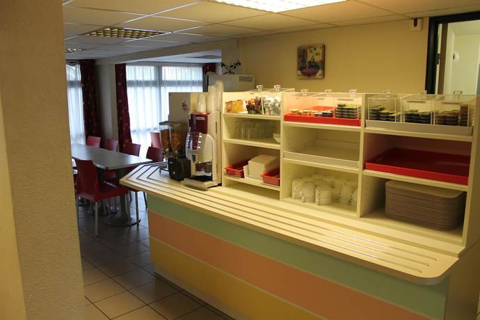 Imagen del bar/restaurante del Hotel Premiere Classe Saint Ouen L'aumone. Foto 3