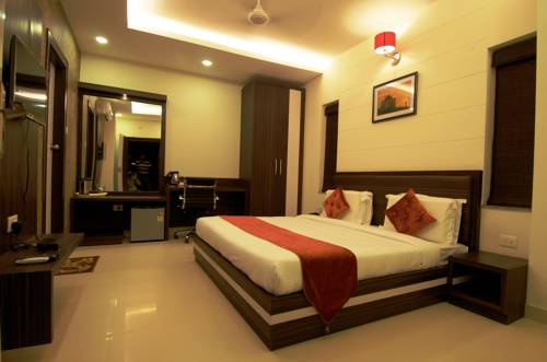 Imagen de la habitación del Hotel Premiere Villa. Foto 1