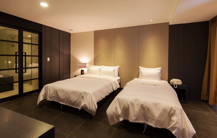 Imagen de la habitación del Hotel Premiers. Foto 10